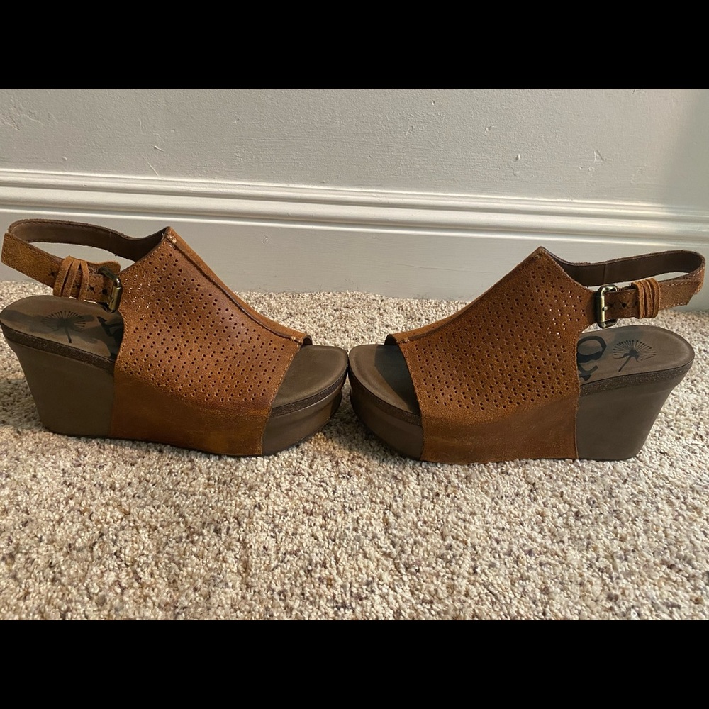 OTBT Jaunt Wedfe Sandal - size 8.5 in tan - worn 1x